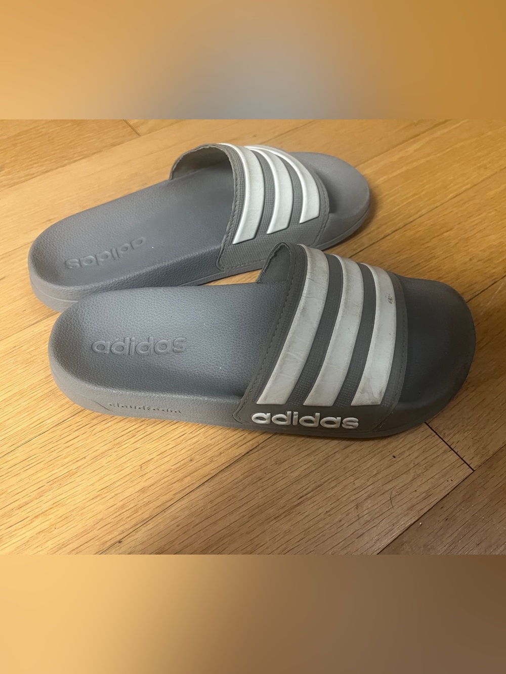 Kids Adidas Grey Slide Sandals size 4